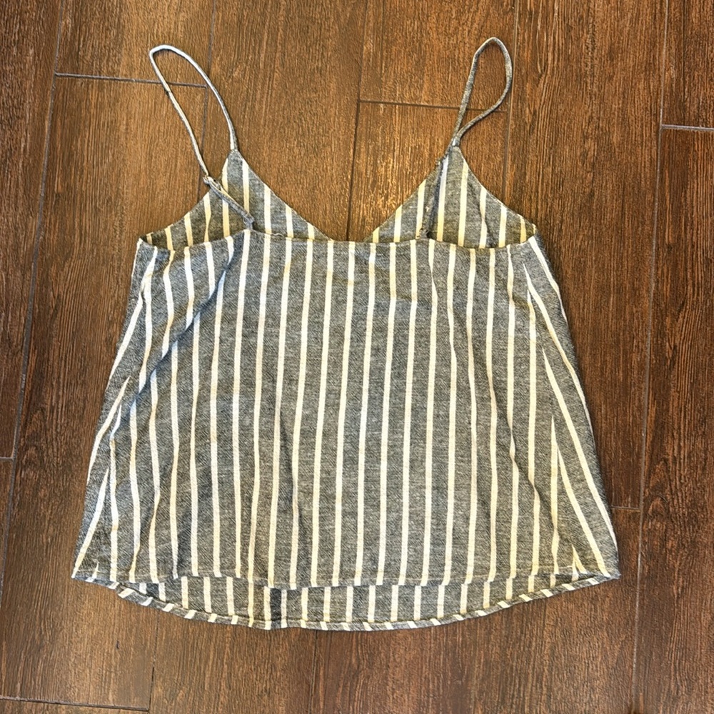 Abound Linen Top Size XS - Picture 6 of 8